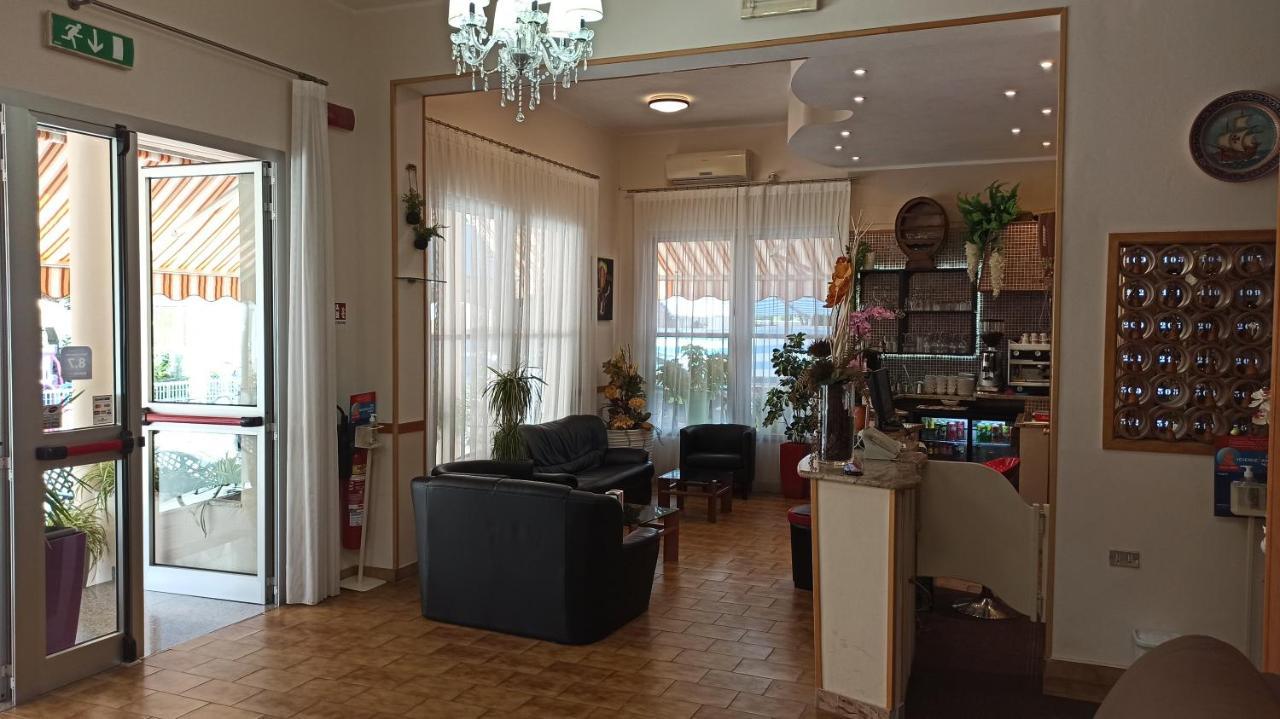 Hotel La Caravella Bellaria-Igea Marina Ngoại thất bức ảnh